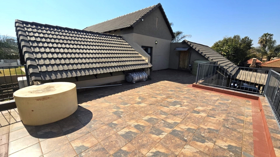 To Let 2 Bedroom Property for Rent in Melodie North West